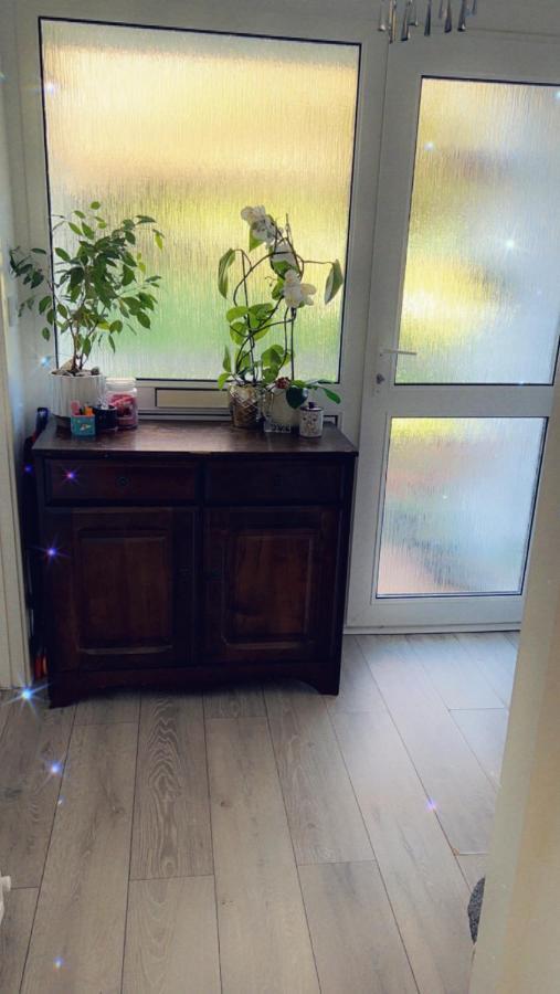 Stay In Woking With Benita Horsell Esterno foto
