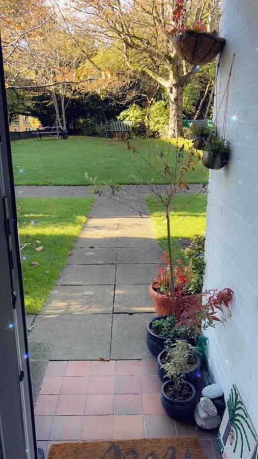 Stay In Woking With Benita Horsell Esterno foto